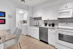 3000 Holiday Dr, Fort Lauderdale, FL 33316 - Photo 18