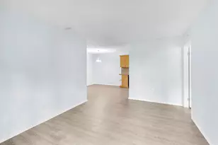 6881 NW 173rd Dr, Hialeah, FL 33015 - Photo 8