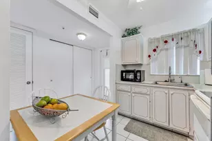 8950 Sunrise Lakes Blvd, Sunrise, FL 33322 - Photo 2