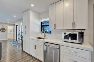 310 SE 13th Ct, Pompano Beach, FL 33060 - Photo 12