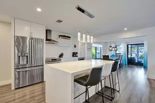 310 SE 13th Ct, Pompano Beach, FL 33060 - Photo 6