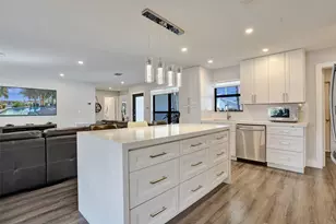 310 SE 13th Ct, Pompano Beach, FL 33060 - Photo 8