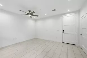 613 NE 22nd Dr, Wilton Manors, FL 33305 - Photo 4