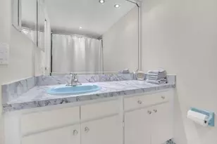 605 Oaks Dr, Pompano Beach, FL 33069 - Photo 18