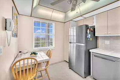 605 Oaks Drive #907, Pompano Beach, FL 33069 - Photo 6