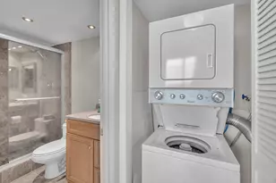 605 Oaks Dr, Pompano Beach, FL 33069 - Photo 14