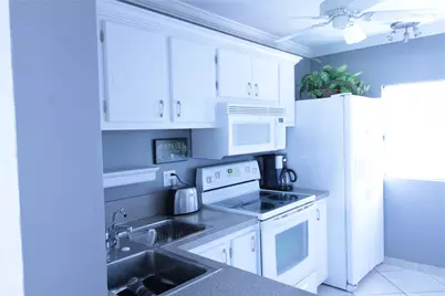 470 Paradise Isle Boulevard #301, Hallandale Beach, FL 33009 - Photo 4
