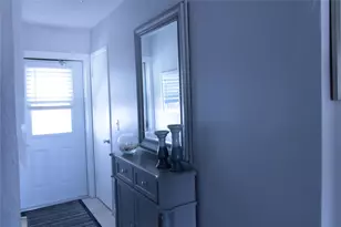 470 Paradise Isle Blvd, Hallandale Beach, FL 33009 - Photo 6