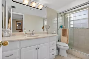 9001 Jacaranda Ln, Plantation, FL 33324 - Photo 32