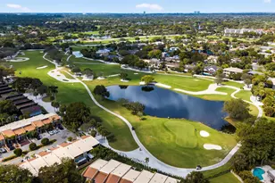 9001 Jacaranda Ln, Plantation, FL 33324 - Photo 2