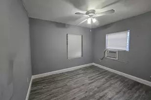 1600 NW 93rd St, Miami, FL 33147 - Photo 10