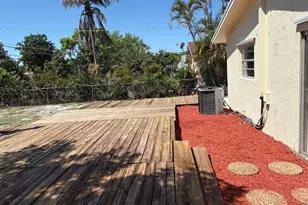 452 W Royal Palm Rd, Boca Raton, FL 33432 - Photo 12