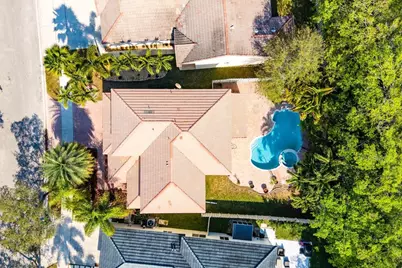 1325 Camellia Circle, Weston, FL 33326 - Photo 32