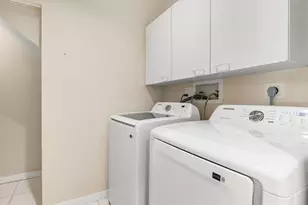 1325 Camellia Cir, Weston, FL 33326 - Photo 36