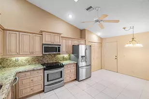 8151 Springlake Dr, Boca Raton, FL 33496 - Photo 4