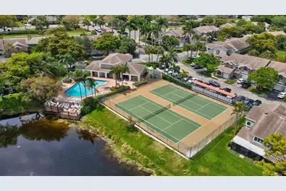 2253 W Discovery Circle #2253, Deerfield Beach, FL 33442 - Photo 4
