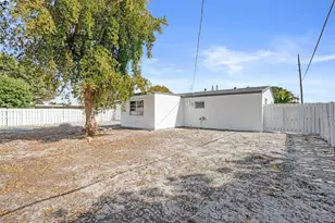 1437 SW 1st Ave, Deerfield Beach, FL 33441 - Photo 28