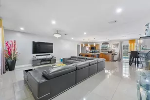 7310 NW 13th Ct, Plantation, FL 33313 - Photo 2