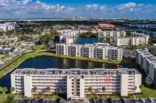 301 SE 3rd St, Dania Beach, FL 33004 - Photo 4