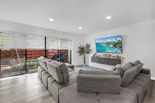 3904 Parkside Ln, Hollywood, FL 33021 - Photo 12