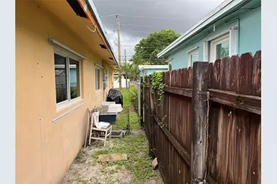 50 SE 6 Street #A, Dania Beach, FL 33004 - Photo 16