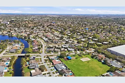 2734 SW 15th Street, Deerfield Beach, FL 33442 - Photo 44