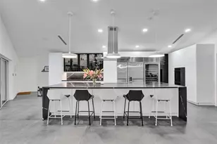 349 Jacaranda Dr, Plantation, FL 33324 - Photo 12