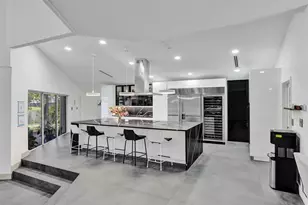 349 Jacaranda Dr, Plantation, FL 33324 - Photo 8