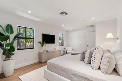 2100 Lake Avenue, West Palm Beach, FL 33401 - Photo 8