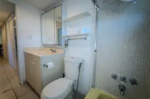 2430 NE 135th St, North Miami, FL 33181 - Photo 16