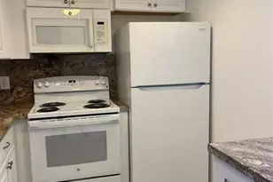 2615 NE 3rd Ct, Boynton Beach, FL 33435 - Photo 6