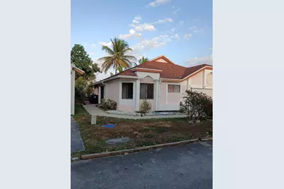 739 Holly Street, Pompano Beach, FL 33068 - Photo 2
