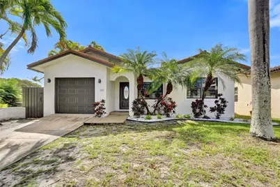 210 SE Park Street, Dania Beach, FL 33004 - Photo 1