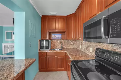 1187 Hillsboro Mile #9e, Hillsboro Beach, FL 33062 - Photo 16