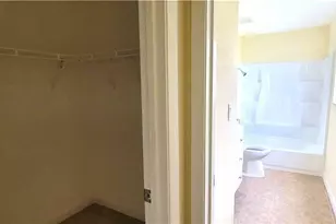 3433 NW 44th St, Lauderdale Lakes, FL 33309 - Photo 14