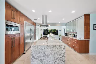 2716 NE 10th Terrace, Fort Lauderdale, FL 33334 - Photo 4