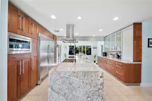 2716 NE 10th Terrace, Wilton Manors, FL 33334 - Photo 4