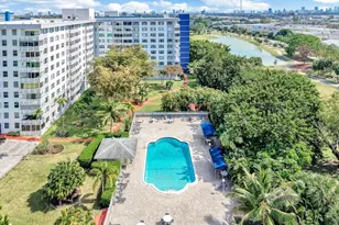 4400 Hillcrest Dr, Hollywood, FL 33021 - Photo 1