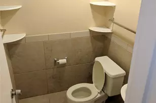 1250 NE 125th St, Miami, FL 33161 - Photo 24