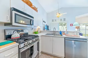 98 Gables Blvd, Weston, FL 33326 - Photo 10