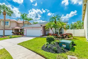 98 Gables Blvd, Weston, FL 33326 - Photo 2
