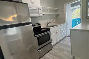 828 NE 17th Ave, Fort Lauderdale, FL 33304 - Photo 2