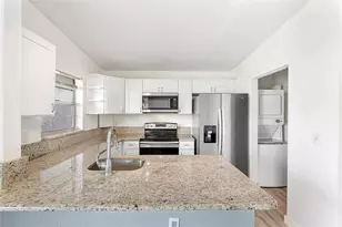 520 Woodgate Cir, Sunrise, FL 33326 - Photo 6