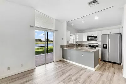 520 Woodgate Circle, Sunrise, FL 33326 - Photo 4