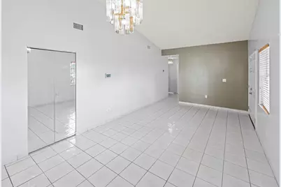 2597 W 73rd Place, Hialeah, FL 33016 - Photo 20