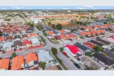 2597 W 73rd Place, Hialeah, FL 33016 - Photo 10
