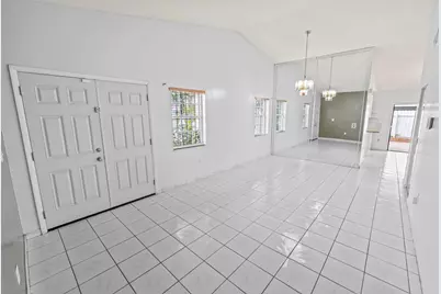2597 W 73rd Place, Hialeah, FL 33016 - Photo 26