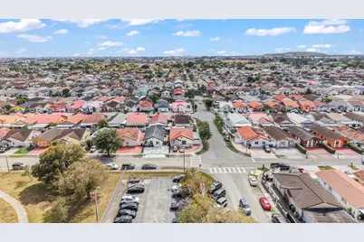 2597 W 73rd Place, Hialeah, FL 33016 - Photo 12