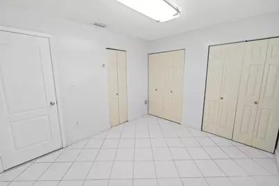 2597 W 73rd Place, Hialeah, FL 33016 - Photo 30