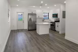 2724 SW 34th Ct, Miami, FL 33133 - Photo 4